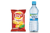Wasser und Kartoffelchips